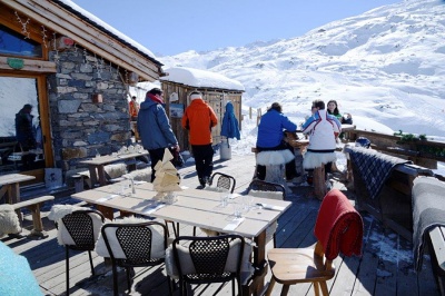 at the bottom of cile carron, restaurant val thorens