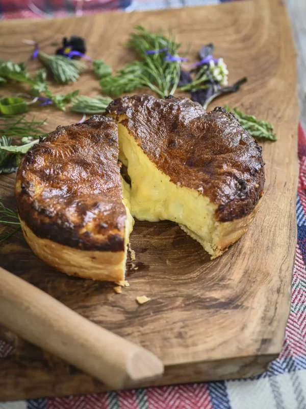 Spécialité au fromage servie au restaurant Chez Pépé Nicolas dans les 3 Vallées